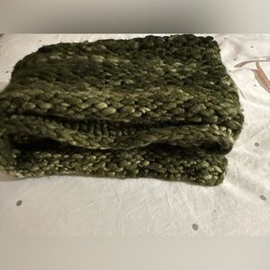 Banana Republic knitted wool
Scarf